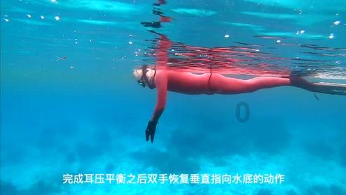 怎么把毛绒玩具固定在桌子上？