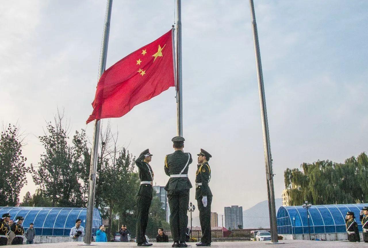 逃离倒影森林
